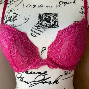 Victoria’s Secret Very Sexy push up bra